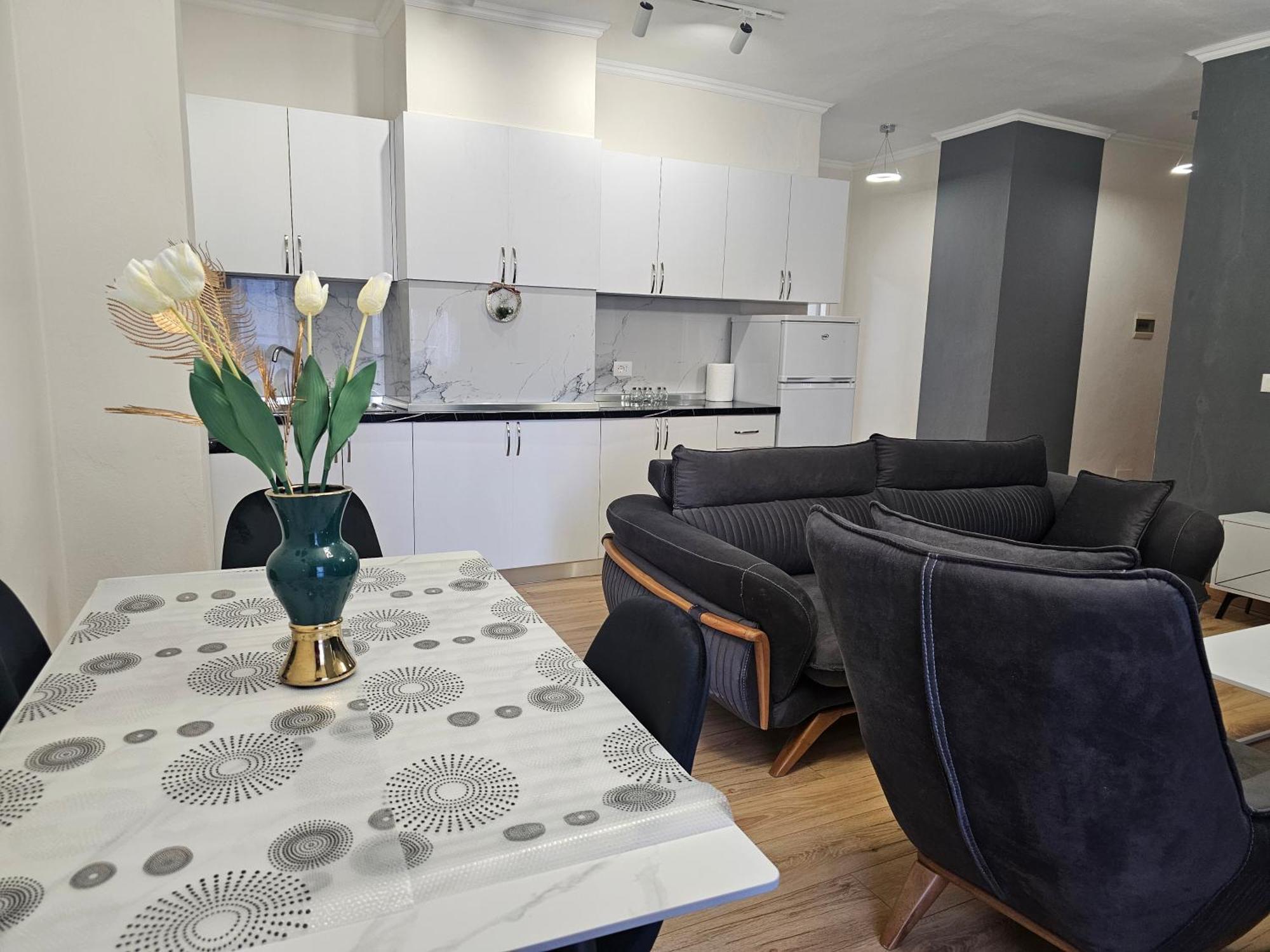 New Bazar-central 1 With Balcony Appartement Tirana